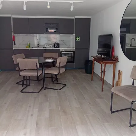 Lejlighed Groundfloor Carregado